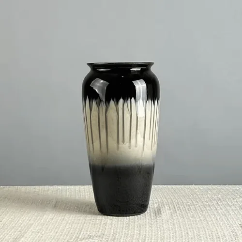 VELISSE Ivory Shadow Table Vase