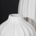 LUXORA Golden Crest Table Vase Set - Image 4