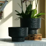 Hammered Classic Round Plastic Planter Black - Image 4