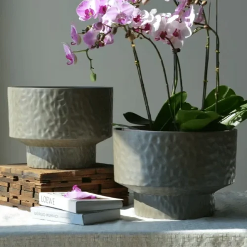 Classic Round Plastic Planter Brown