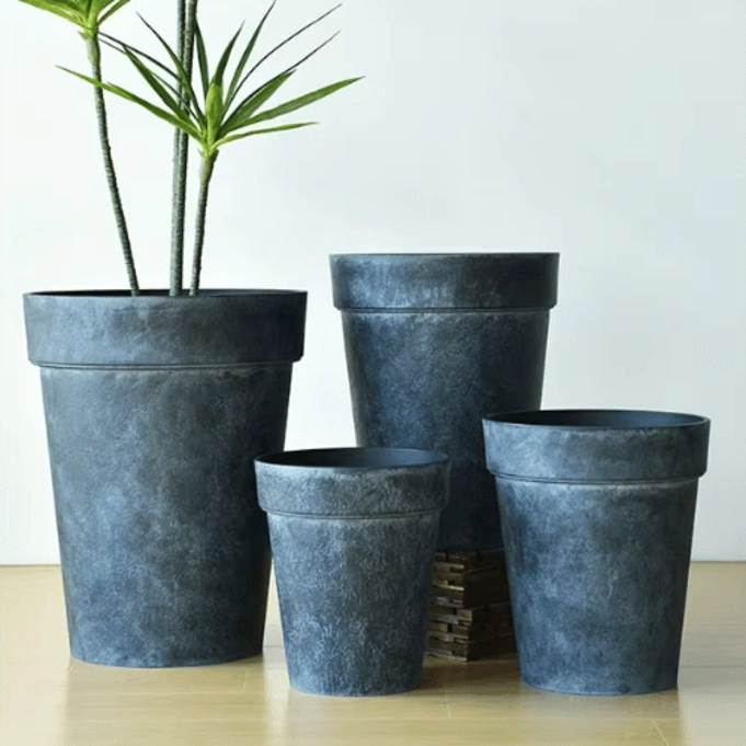 67-418 Rim Plastic Planter Dark Gray