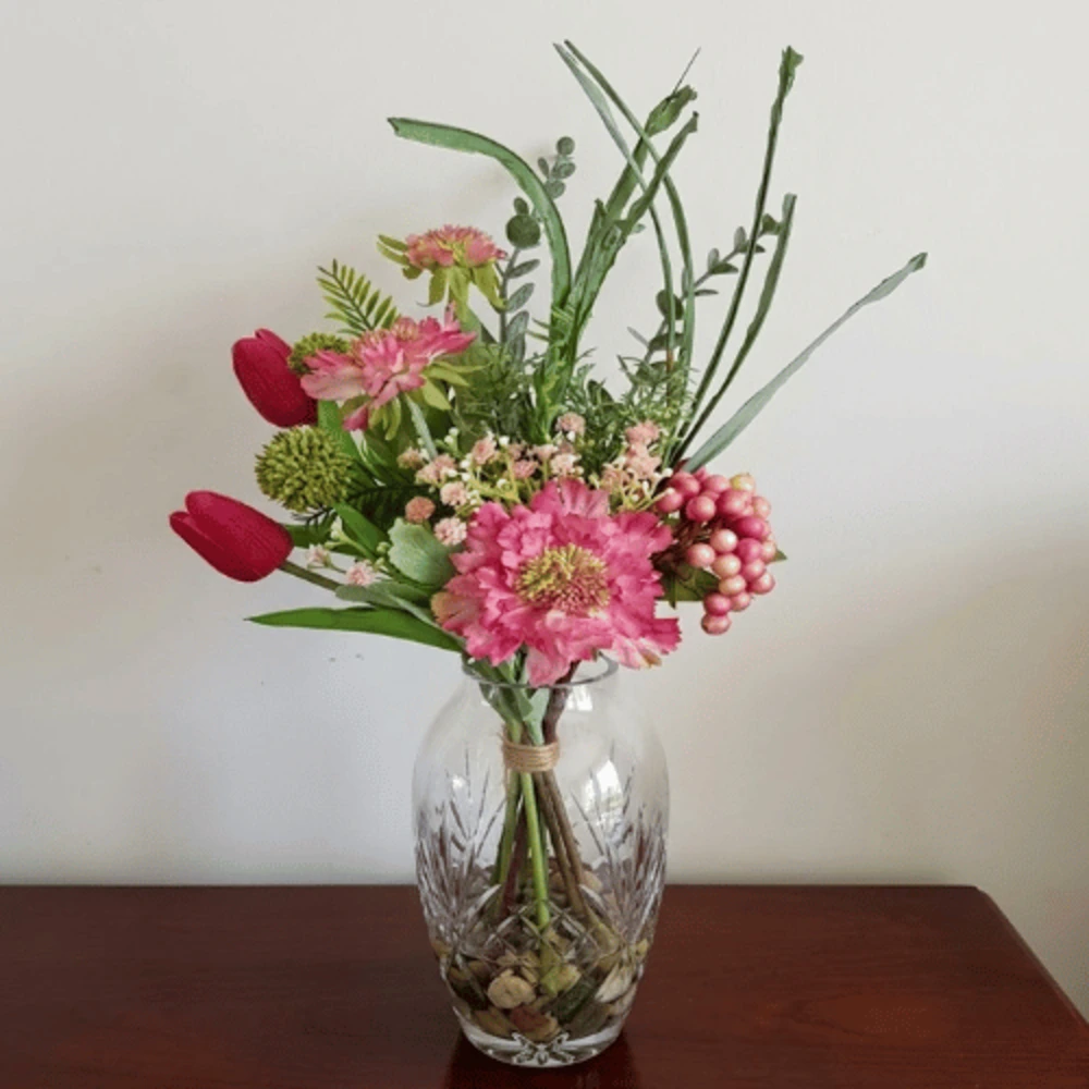 16-16 featuring vibrant red and pink dahlia flowers